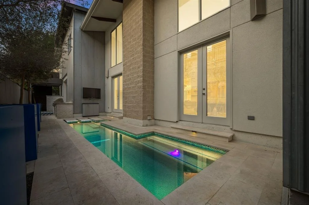 Photo of 4102 Coleridge