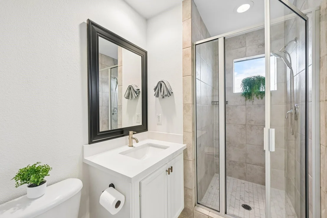 Photo of Unit B at 4912 Eigel Street