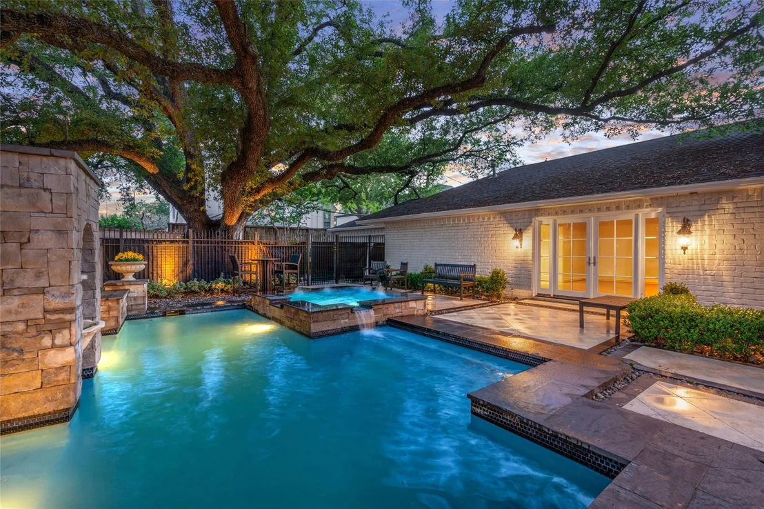 Photo of 2105 Del Monte Drive