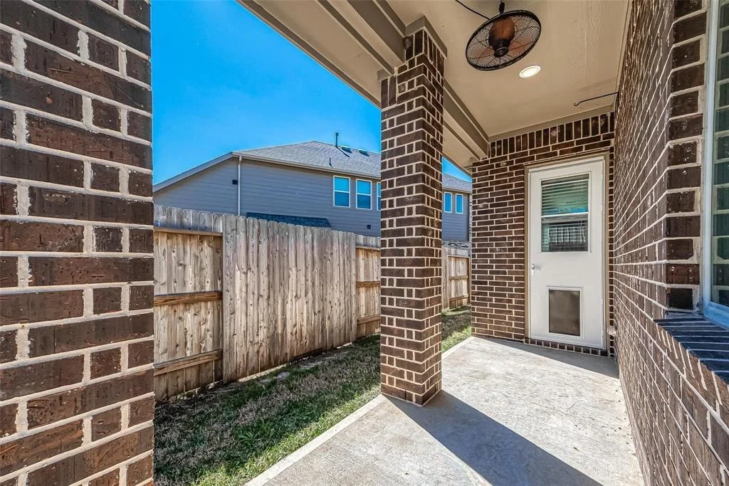Photo of 17710 White Lightning Way