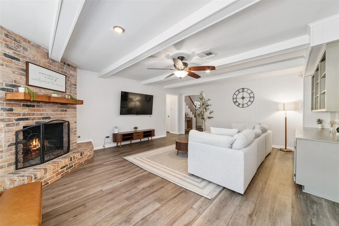 Photo of 563 Landfall Ln