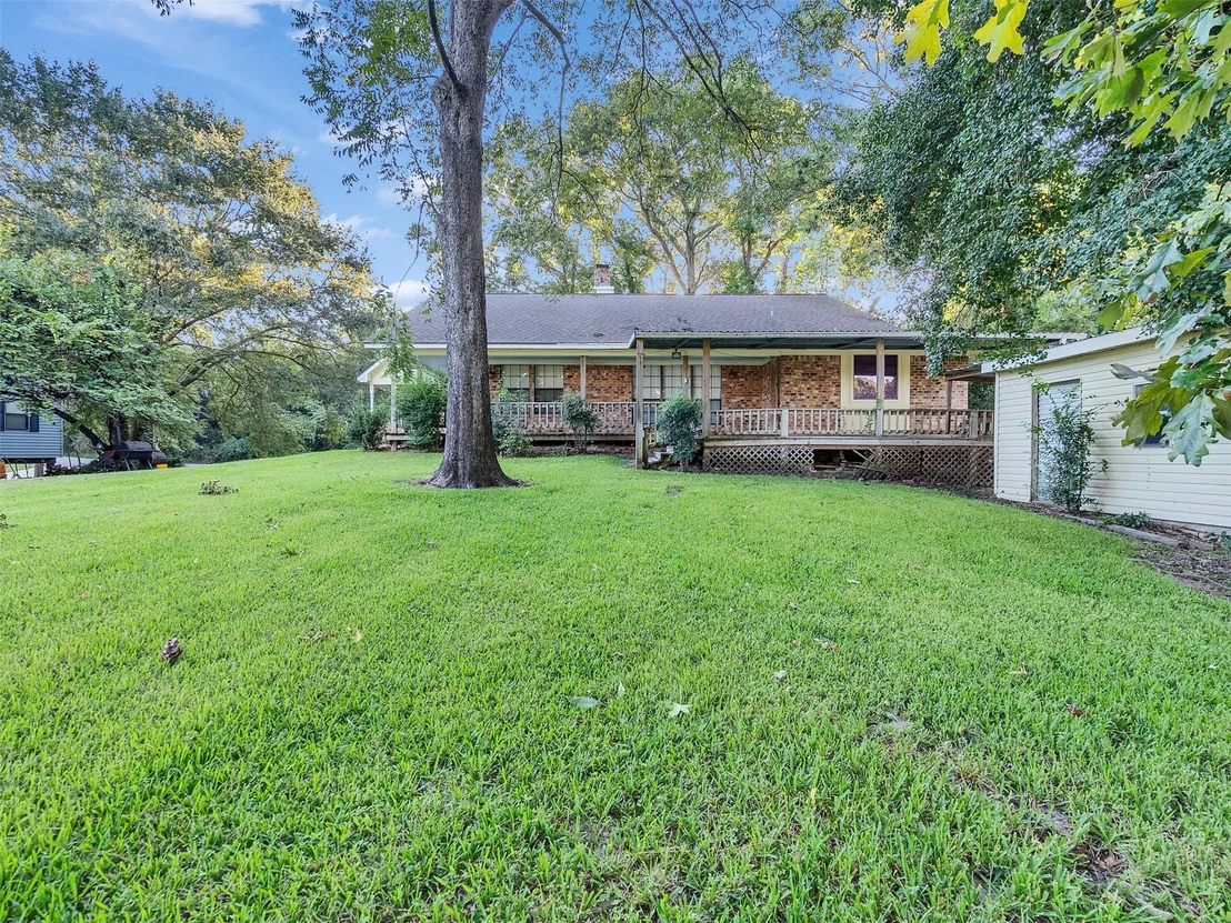 Photo of 185 Lake Drive