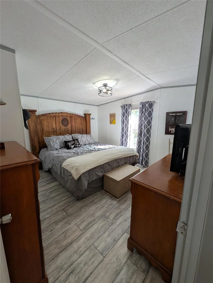 Photo of 346 Lakeside Circle