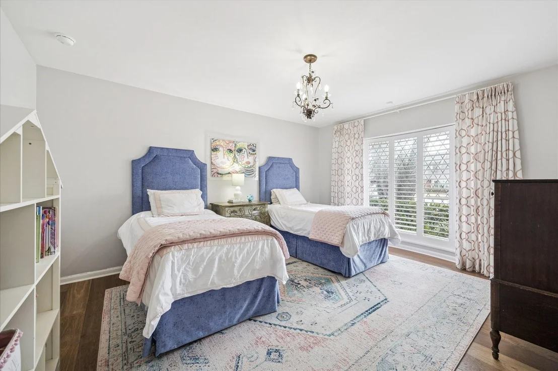Photo of 7906 Meadowbriar Lane