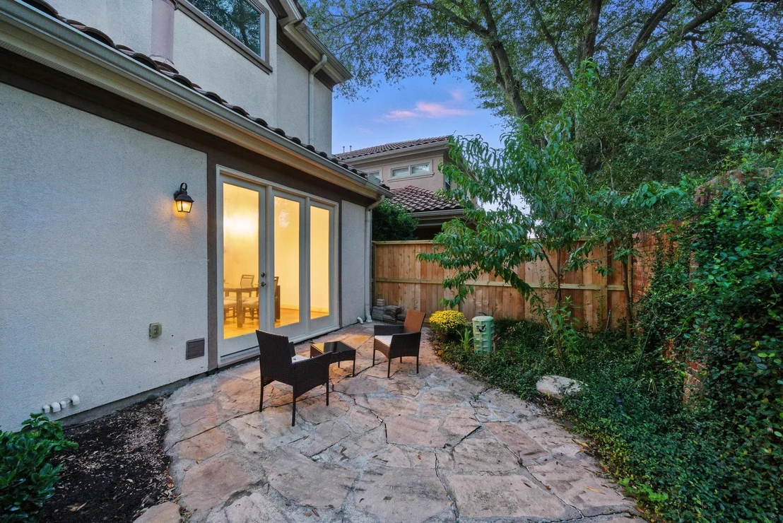 Photo of 2714 Stuart Manor