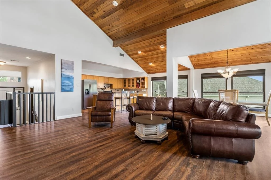 Photo of 1022 Lake View Drive