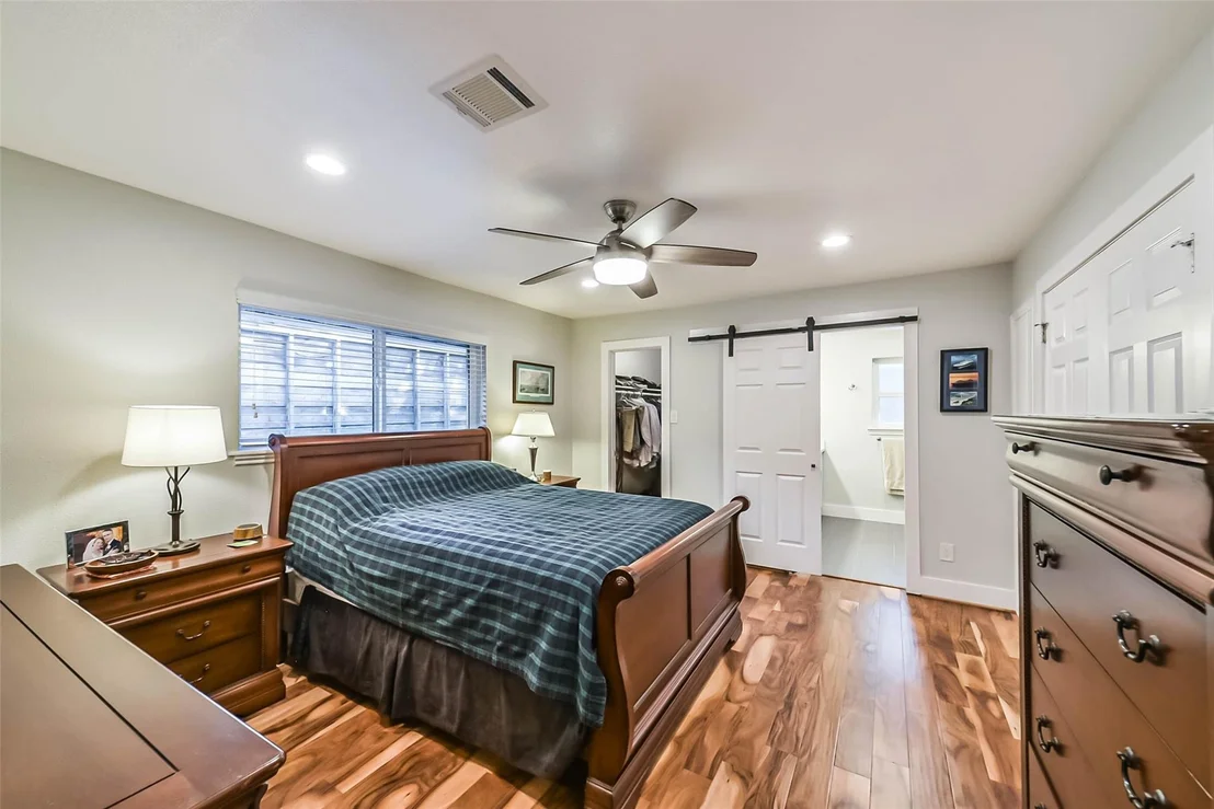 Photo of 5731 Grape Street