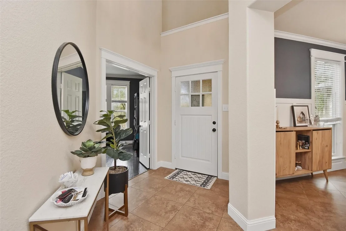 Photo of 5615 Edgewood Place Drive