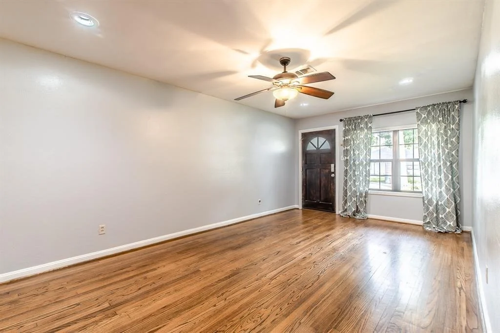 Photo of 1441 Chamboard Lane