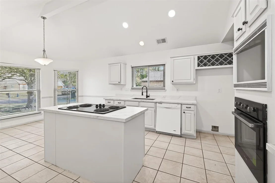 Photo of 15411 Lago Villa Drive