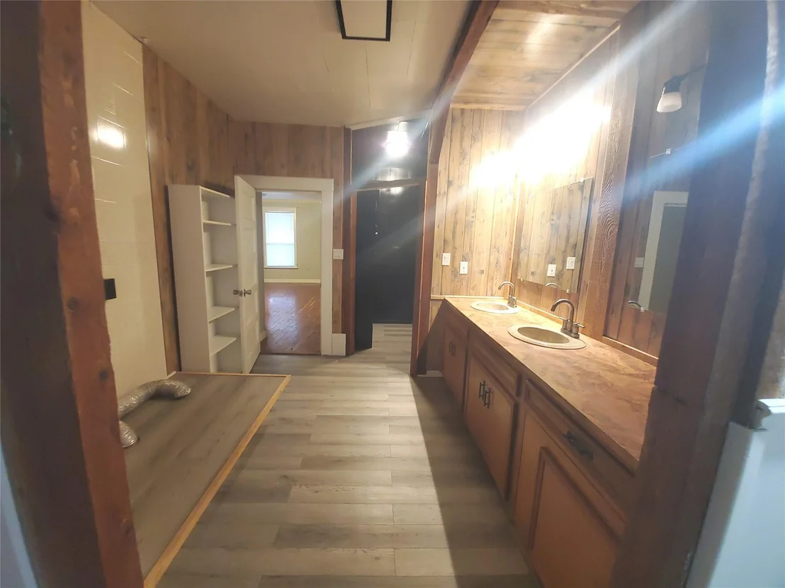 Photo of 1233 Caldwell Road