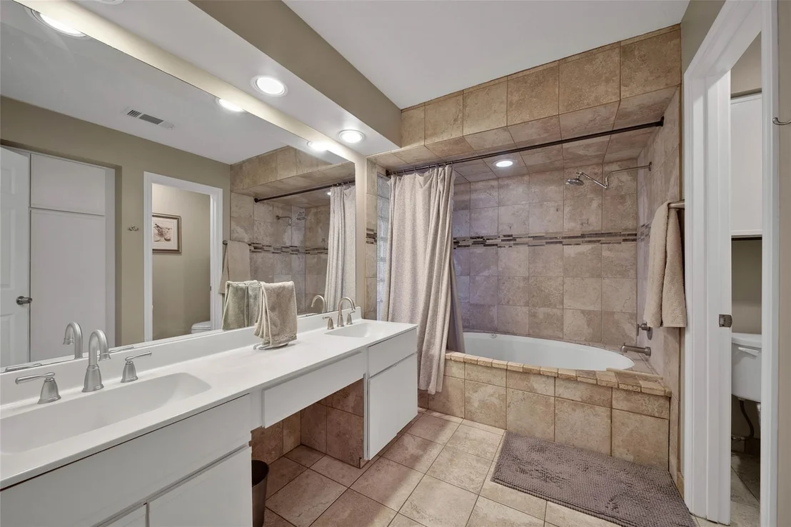 Photo of 734 Lake View Drive