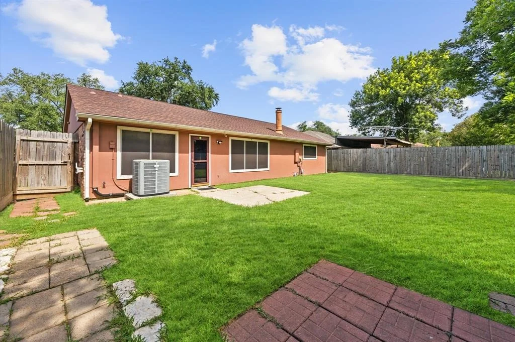 Photo of 1370 Stevenage Lane