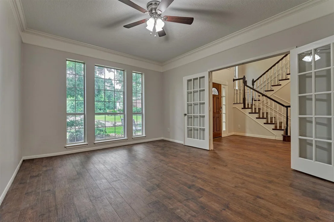 Photo of 16707 Avenfield Road