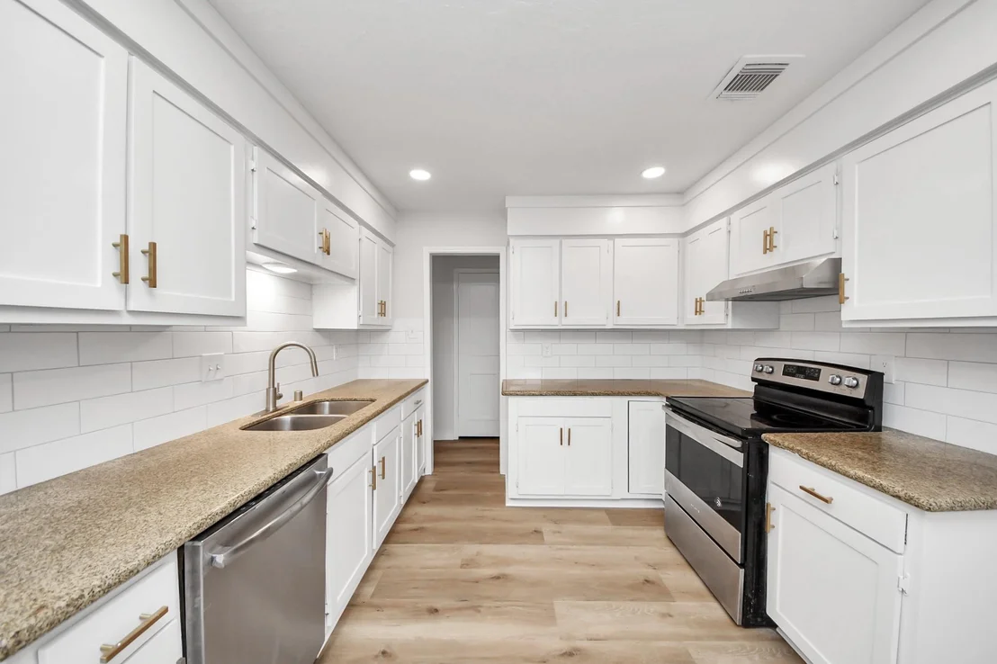 Photo of 718 Land Grant Drive