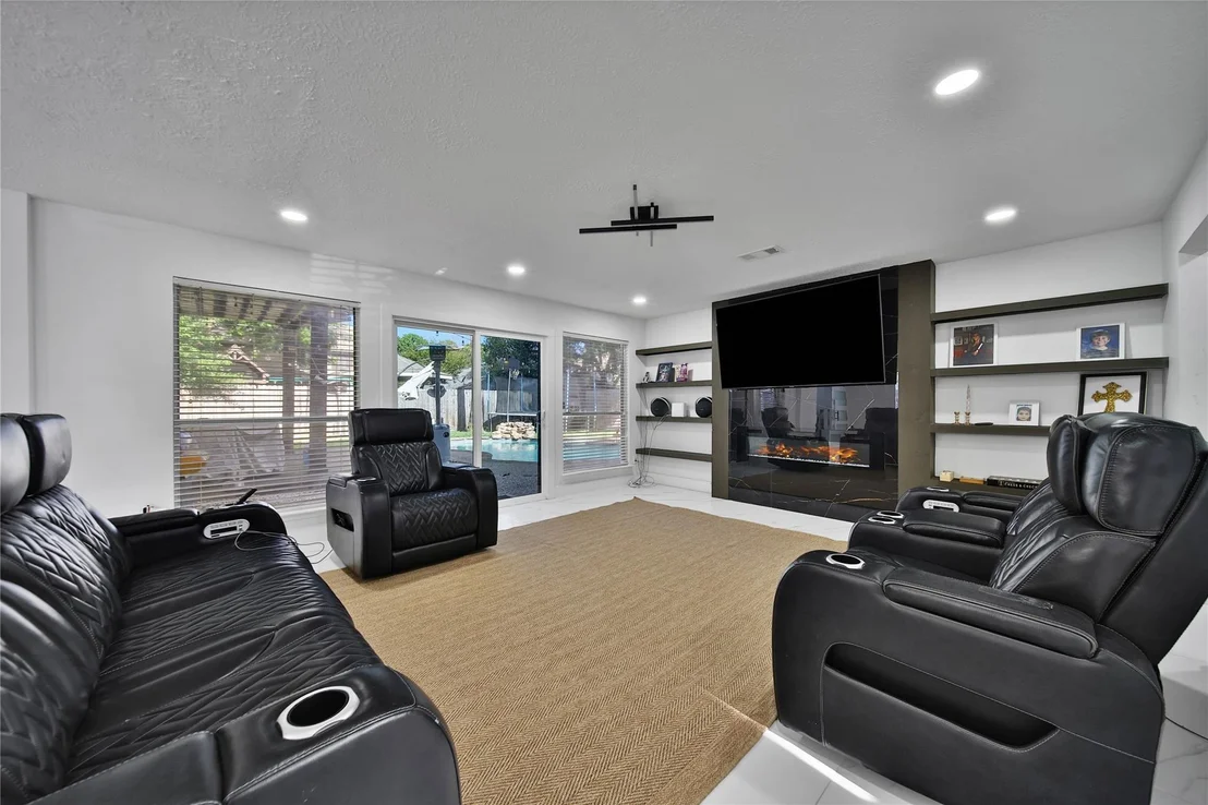 Photo of 21407 Deerhaven Drive