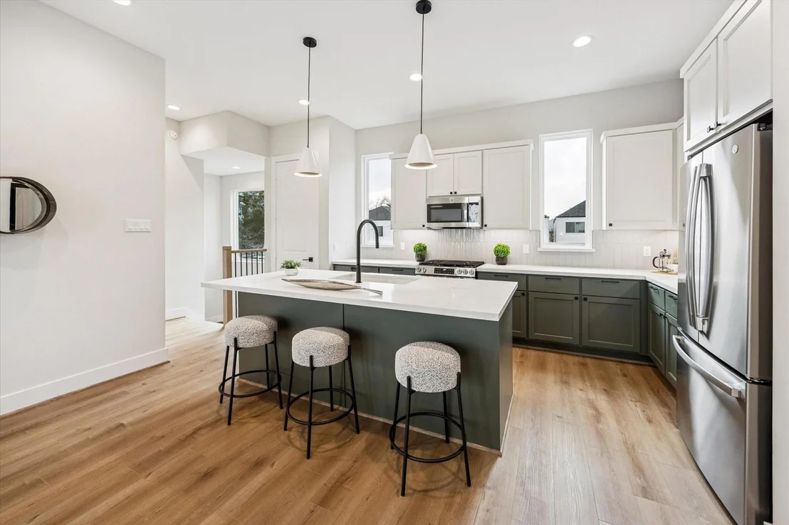 Photo of 526 Janisch Road