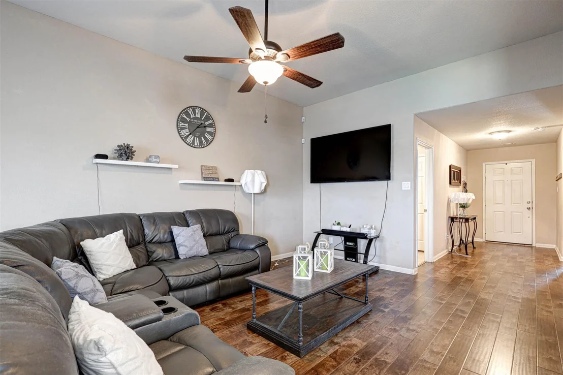 Photo of 736 Lazy Crest Drive