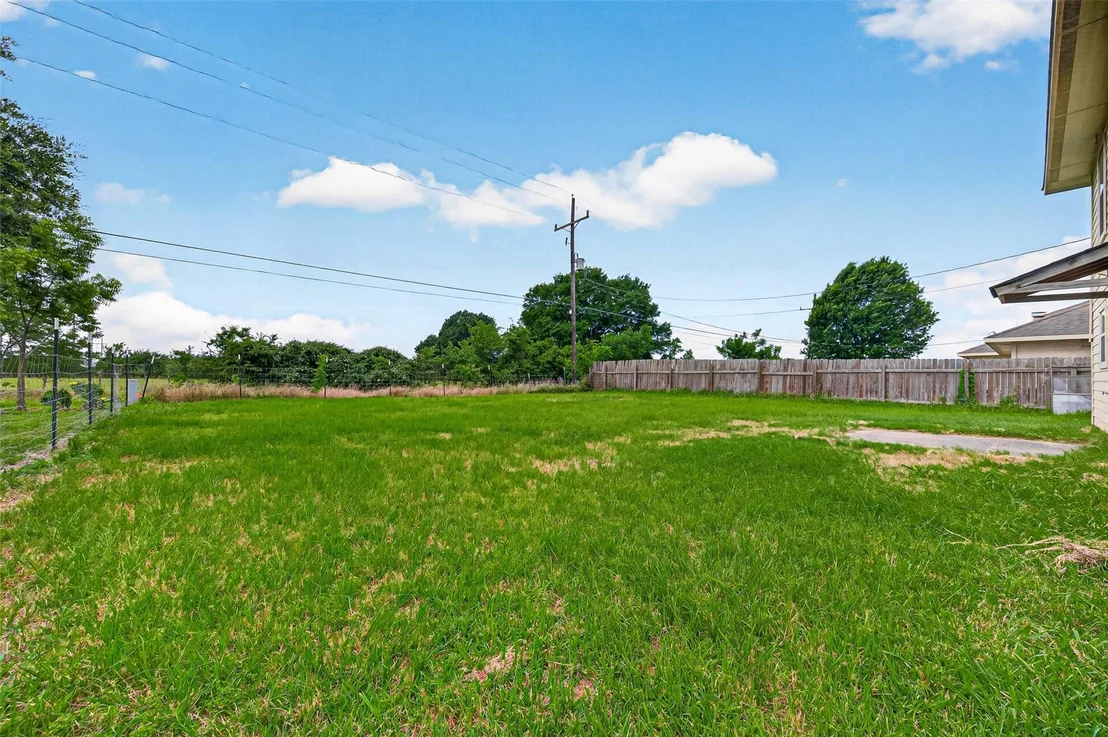Photo of 707 Mockingbird Street