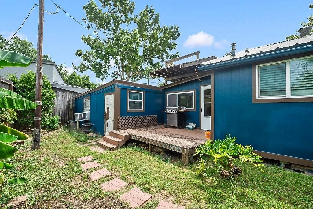 Photo of 4415 W Bayshore Drive