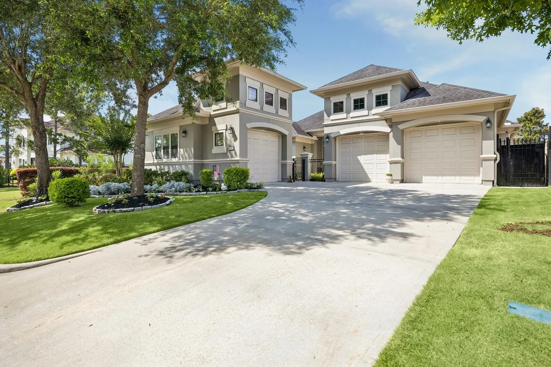 Photo of 3914 Louvre Lane