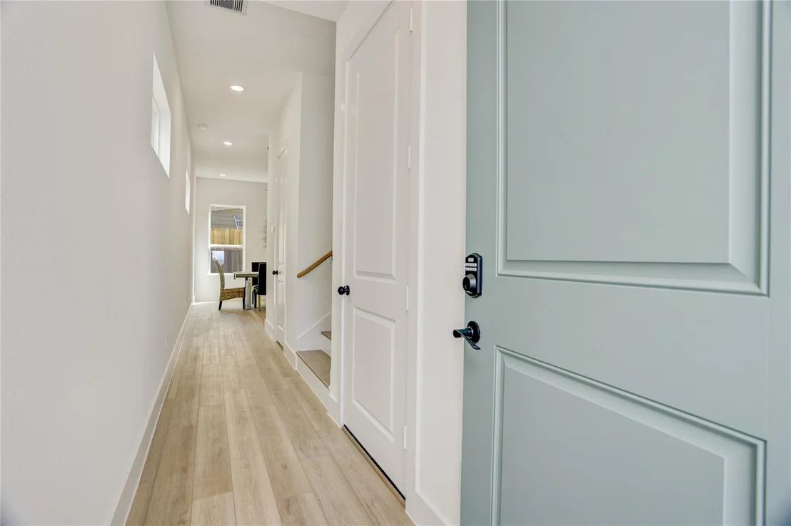 Photo of 9604 Burden Street