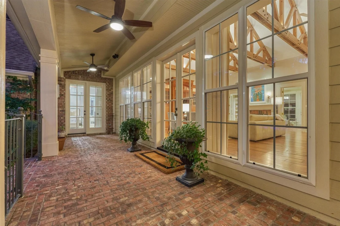 Photo of 10928 Lake Forest Drive