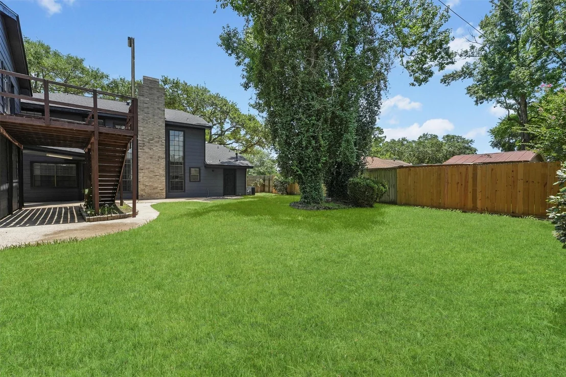 Photo of 12611 Old River Drive