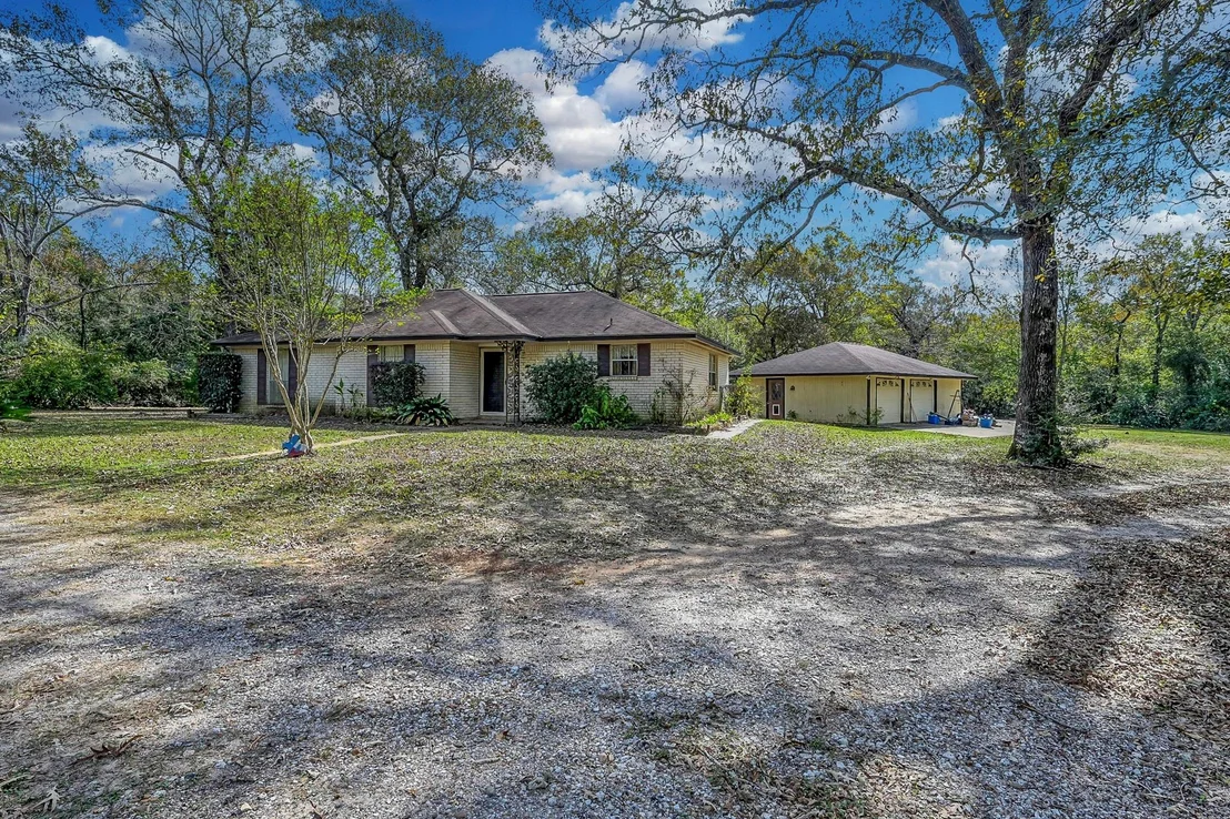Photo of 16310 Weaver Lane