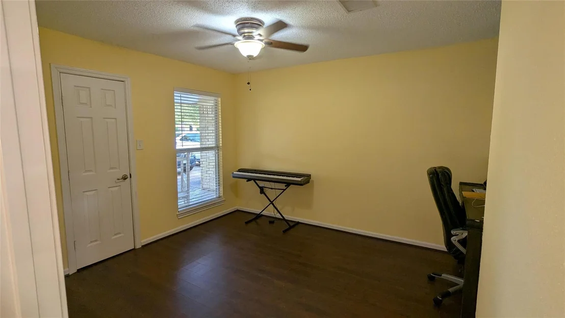 Photo of 4413 N Heron Drive