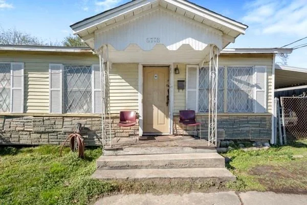 Photo of 6718 Calhoun Road