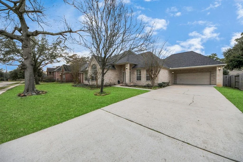 Photo of 11806 Regency Forest Drive