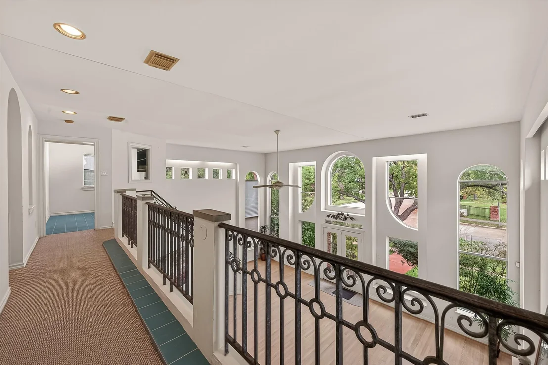 Photo of 5437 Loch Lomond Drive