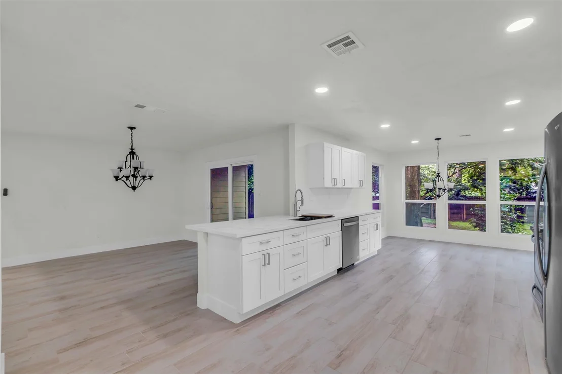 Photo of 1602 Pine Oak Drive