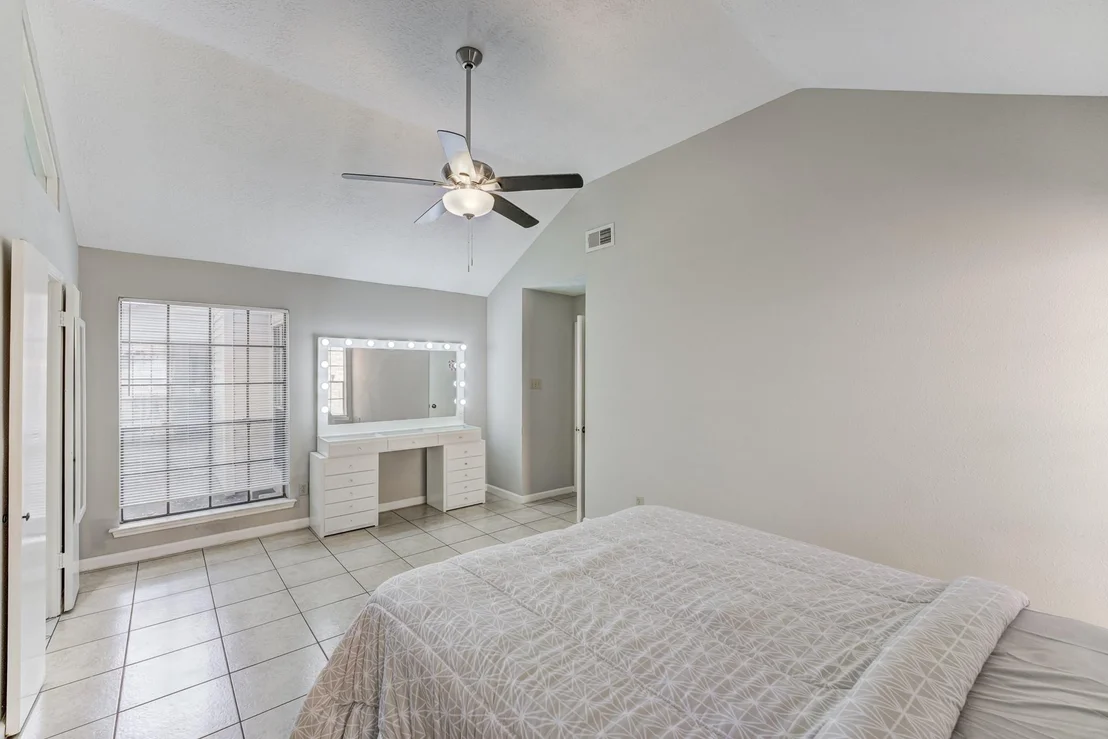 Photo of 16134 Beechnut Street