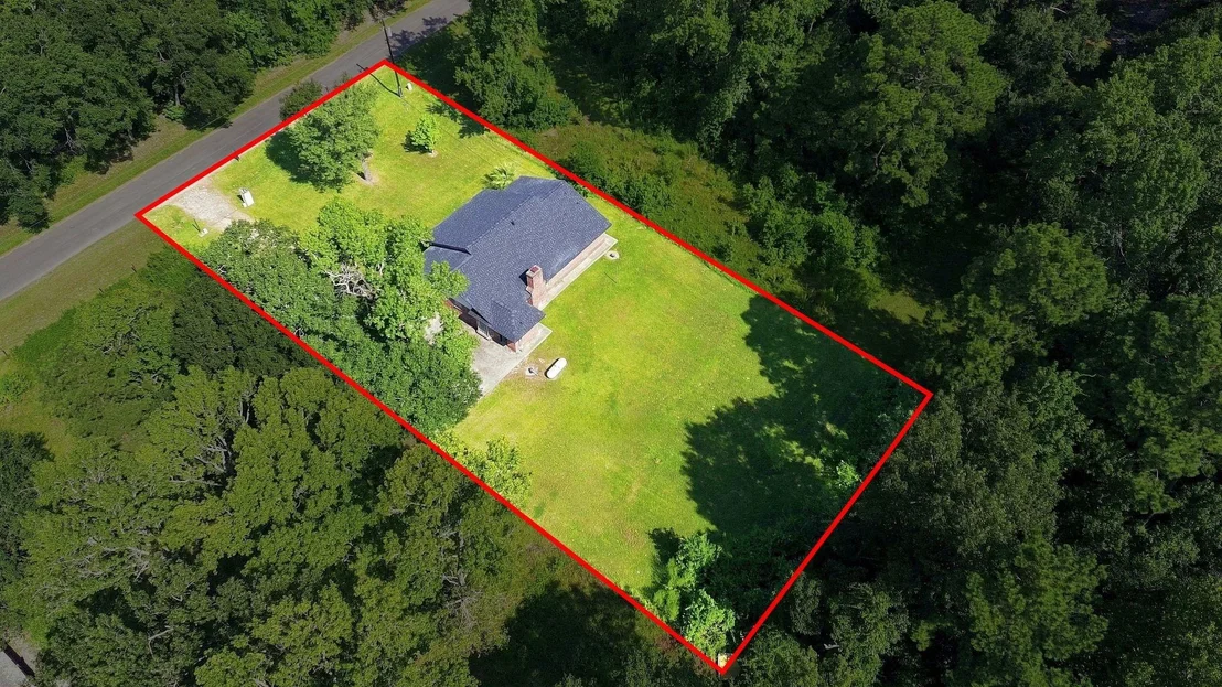 Photo of 18813 Woodridge Drive