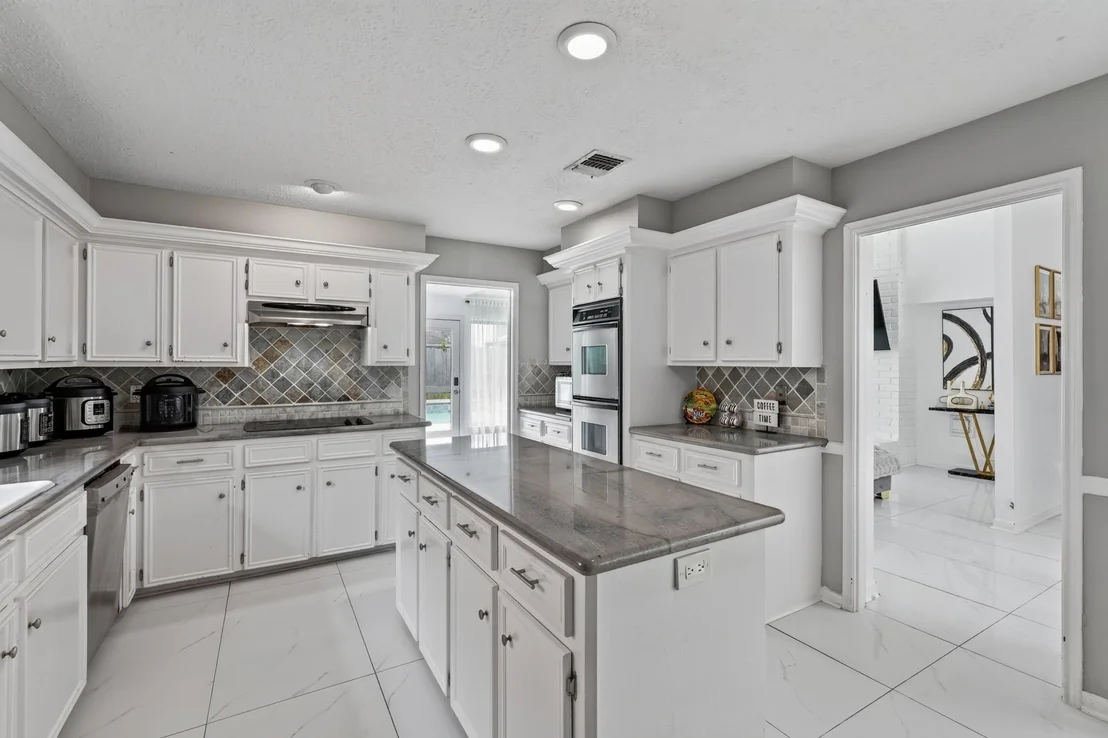 Photo of 15619 Four Leaf Drive