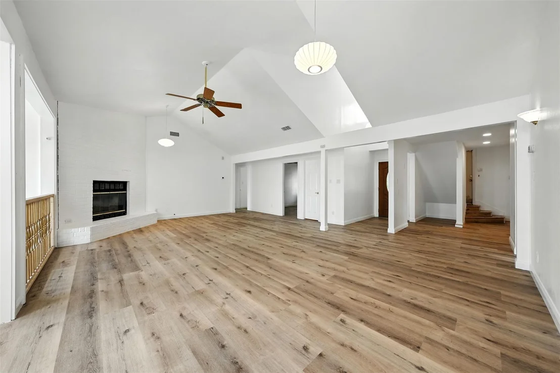 Photo of 1046 Lake View Drive
