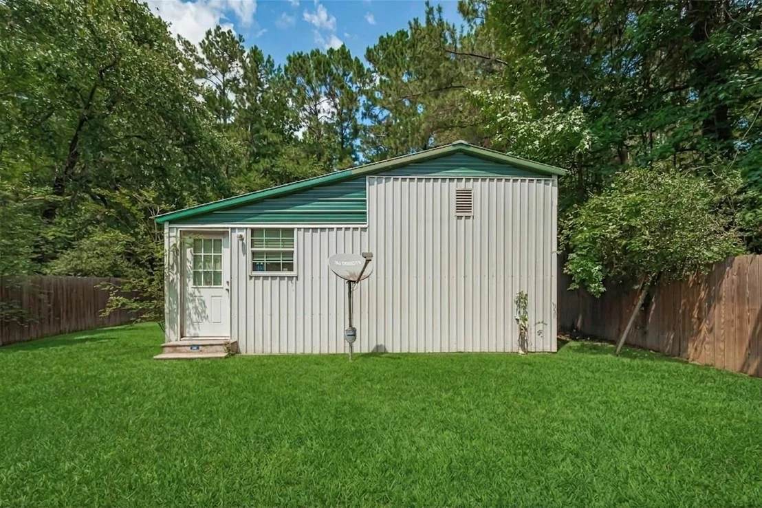 Photo of 477 Canadian Dr