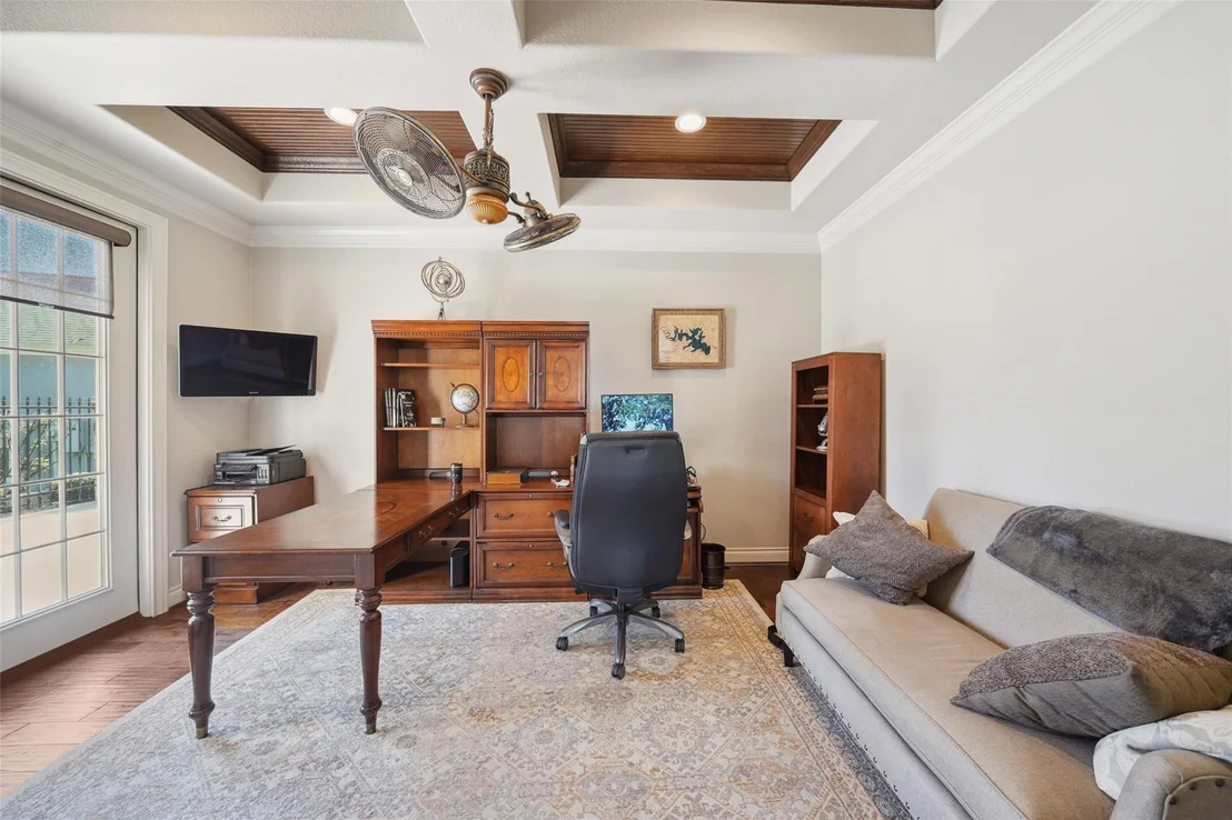 Photo of 5924 Oak Leaf Court