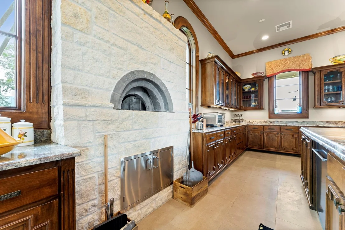 Photo of 6 W Rivercrest Drive