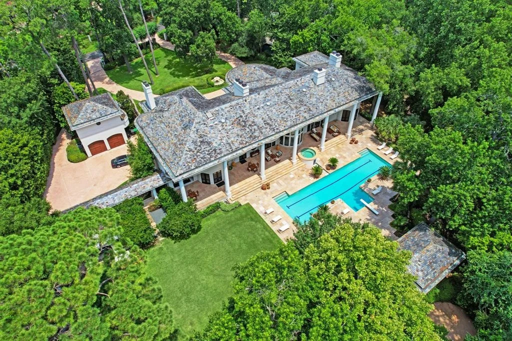 Photo of 324 Buckingham Drive