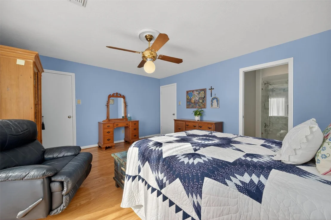 Photo of 105 Glenmora Court