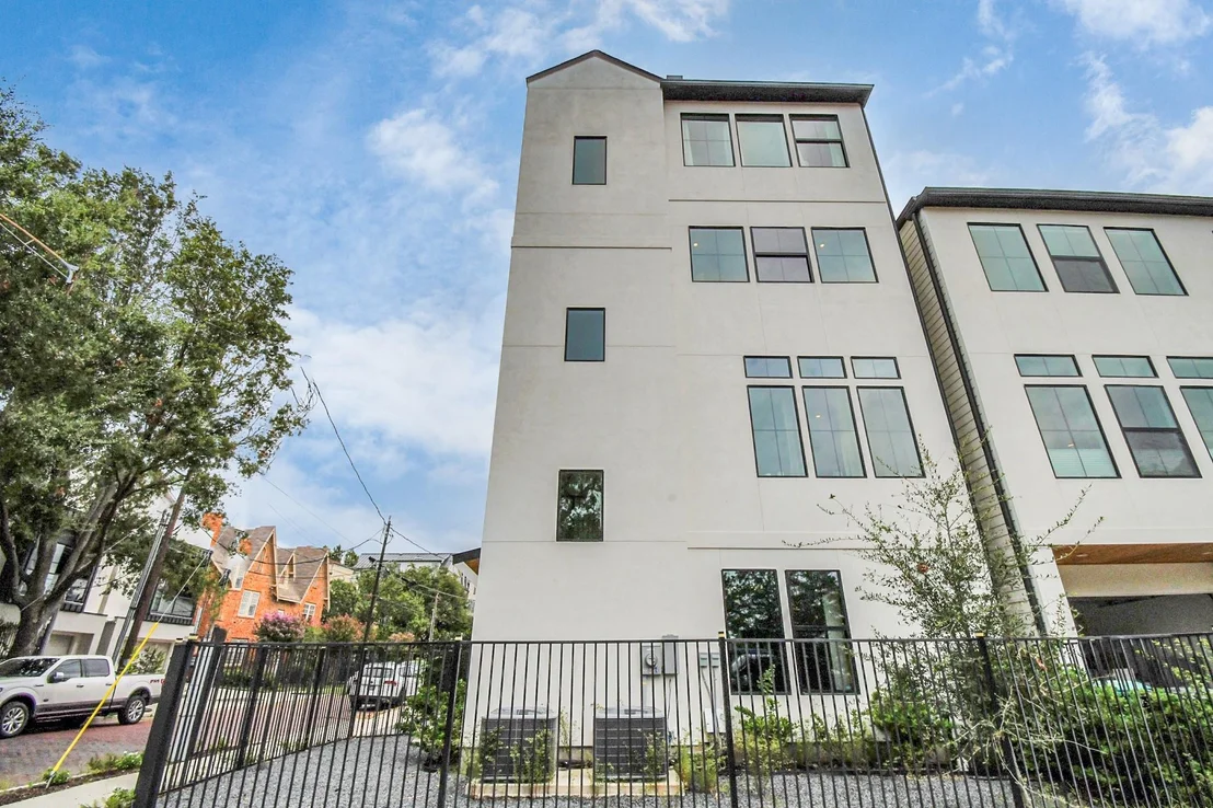 Photo of 2303 Yupon Street