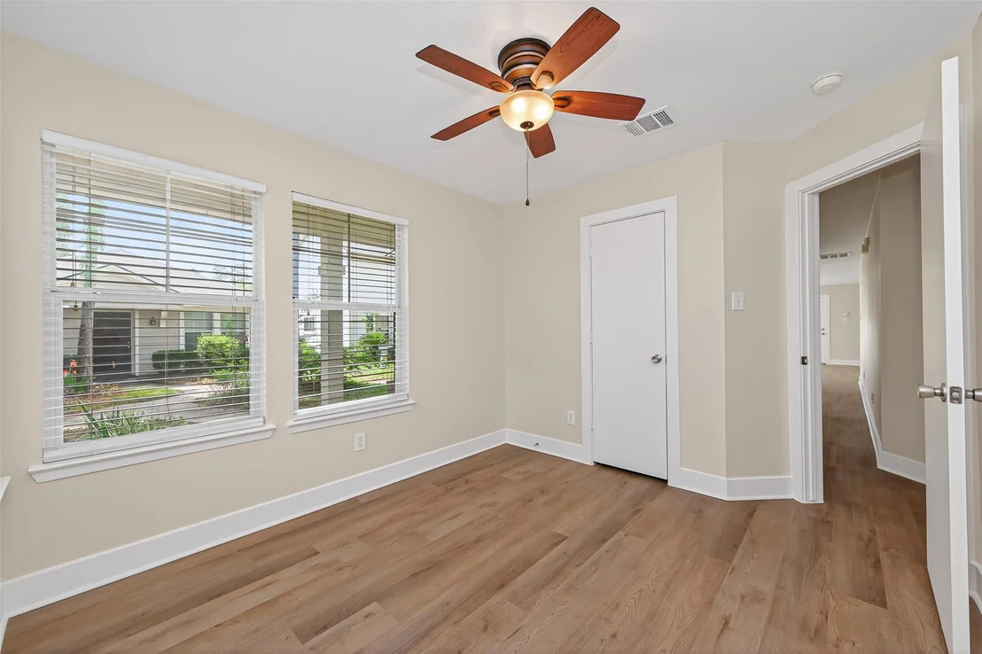 Photo of 21090 Aldens Oak
