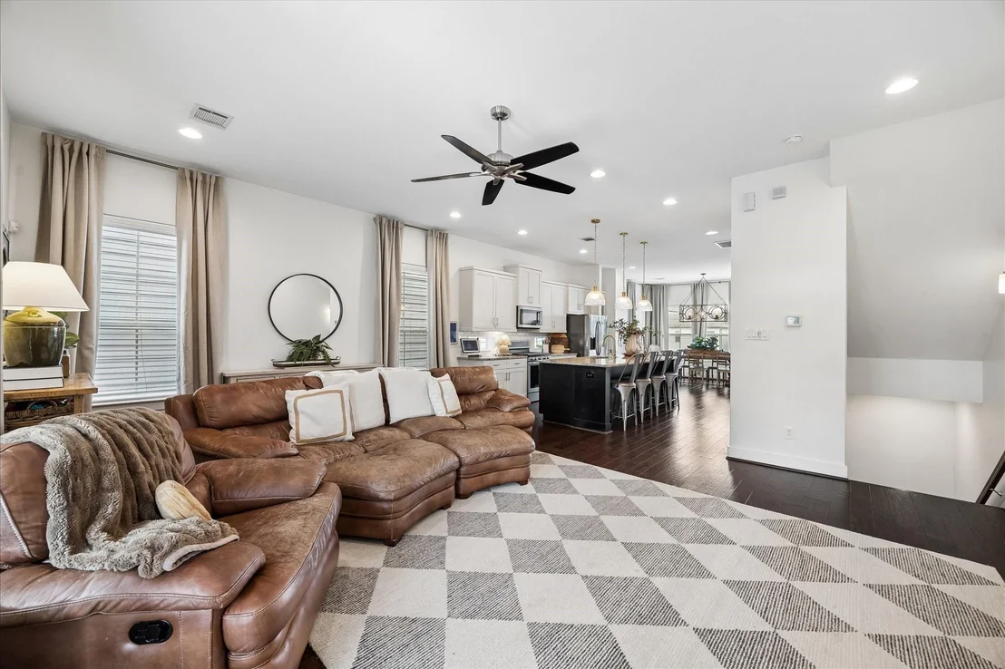 Photo of 2416 Couch Street