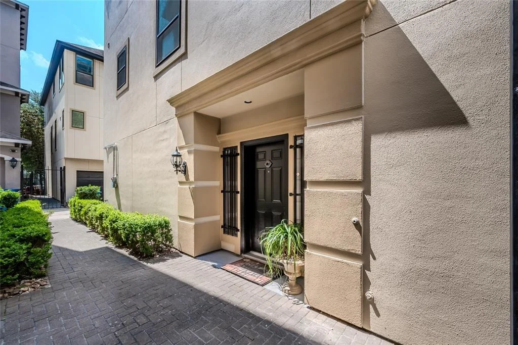 Photo of 2807 Chartres Street Street