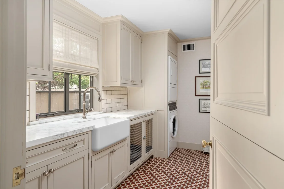 Photo of 1419 Kirby Drive