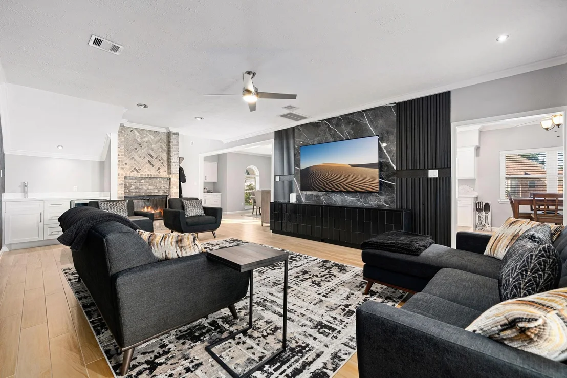 Photo of 5338 Holly View Drive