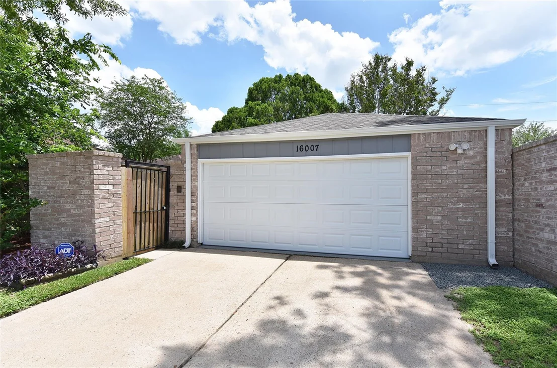 Photo of 16007 Ridgegreen Drive